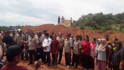 Masyarakat Desa Marok Tua Bersama Himpunan Melayu Raya Kembali Melakukan Aksi Penyegelan Stockfail di PT. Hermina Jaya 
