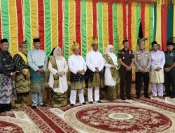 Bupati dan Wabup Rohil Disambut Prosesi Adat