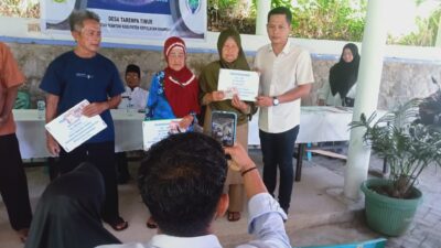 Pemdes Tarempa Timur Salurkan BLT Dana Desa Tahap 4 Kepada 33 KPM