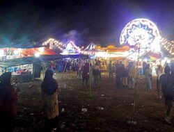 Pedagang Pasar Malam Desa Lanjut Keluhkan Sepinya Pengunjung Akibat Permainan Lempar Gelang Ditutup