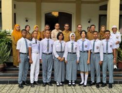 Bupati Iskandarsyah Lepas Calon Paskibraka Ikuti Seleksi Provinsi Kepri