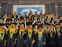 Hadiri Wisuda Santri, Bupati Iskandarsyah Cari Solusi Terbaik Untuk Guru TPQ