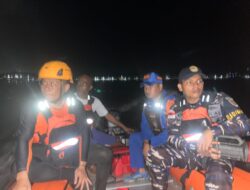 Kapal Long Boat Terbalik di Selat Nenek, 5 Penumpang Selamat, 8 Masih Dilakukan Pencarian