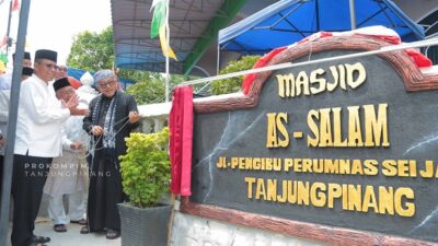 Lis Resmikan Peningkatan Status Surau Menjadi Masjid As Salam