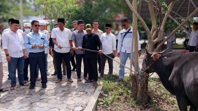 Idul Adha 2025: Dinas PUPR Karimun Salurkan Daging Kurban ke Warga Terdampak Stunting