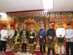 Pimpinan dan Anggota DPRD Hadiri Penabalan Walikota dan Wakil Walikota oleh LAMKR Batam