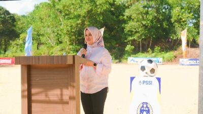 Deby Maryanti Buka Turnamen Sepak Bola Keter Mansur ke VII Tahun 2025