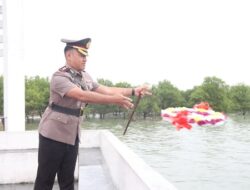 Kapolres Karimun Pimpin Upacara Tabur Bunga HUT Bhayangkara ke-79
