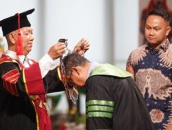 Gelar Senat Terbuka, UIR Kukuhkan Prof dr Fathurrahman Jadi Guru Besar ke-25