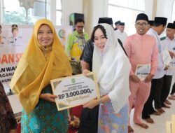 Amsakar – Li Claudia Serahkan Insentif, Tegaskan Peran Strategis Tokoh Agaman dalam Masyarakat