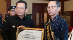 Amsakar dan Erlita Resmi Dikukuhkan sebagai Ayah dan Bunda GenRe Kota Batam