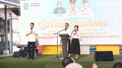 Duet “Indonesia Jaya” Amsakar-Li Claudia Meriahkan Silaturahmi Kader Posyandu