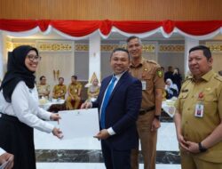 Wahid Serahkan 60 SK CPNS TA 2024