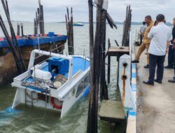 Kapal Pemkab Karimun Tenggelam