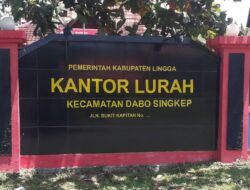 Terkesan Asal Bikin, Warga Soroti Proyek Tembok Nama Kantor Kelurahan Dabo Lama yang Tak Sesuai