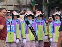 Tampil Kompak, Tim PKK Bintan Tunjukkan Semangat di Gerak Jalan Tri Lomba Juang