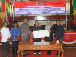 Bupati M Nizar dan DPRD Kabupaten Lingga Teken Nota Kesepakatan KUPA-PPAS 2025