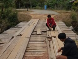 Warga Desa Tinjol Resah dengan Kondisi Jembatan Akses Nyaris Ambruk