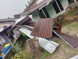 Rumah Warga Karimun Rusak Diterjang Angin Kencang