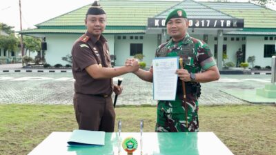 Kodim 0317/TBK – Kejari Karimun Tanda Tangani Perjanjian Kerja Sama Penegakan Hukum