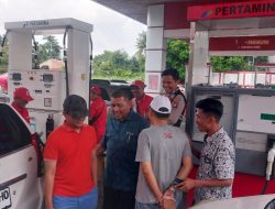 Pastikan Ketersediaan BBM, Wabup Karimun Rocky Sidak SPBU Poros