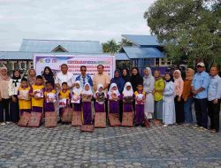 Pemkab Karimun Mulai Distribusikan  Seragam Gratis Untuk Siswa-Siswi SMP