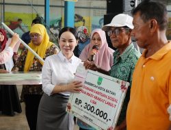 Wawako Li Claudia Chandra Gandeng DPRD Batam, Salurkan Bansos Lansia untuk 810 KPM di 5 Kecamatan