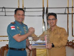 Bupati Iskandarsyah Apresiasi Peran Aktif Lanal TBK Menjaga Keamanan Laut Karimun