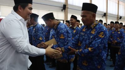 Bupati Roby Lantik 596 PPPK Tahap II dan 1 CPNS IPDN Bintan, Pesan Kunci: Bekerja dari Hati dan Profesional