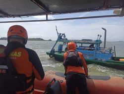 Tangkap Ikan Yang Lepas Dari Jaring, Nelayan Karimun Dikabarkan Hilang di Perairan Tembelas