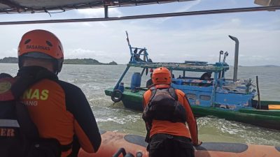 Tangkap Ikan Yang Lepas Dari Jaring, Nelayan Karimun Dikabarkan Hilang di Perairan Tembelas