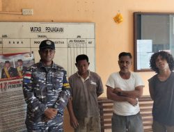 Aksi Cepat Personel Lanal Karimun Evakuasi ABK Kapal Tenggelam di Perairan Moro