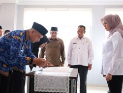 Wabup Deby Maryanti Lantik 17 Pejabat Fungsional di Bintan, Tekankan Komitmen Utamakan Pelayanan Publik