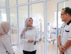 Pastikan Pelayanan Optimal, Wabup Deby Maryanti Tinjau Ruang Perawatan Bayi di RSUD Bintan