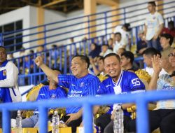 Plt Gubernur Riau Saksikan Langsung Perjuangan Askar Bertuah di Stadion Kaharuddin Nasution