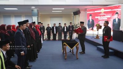 Lantik 14 Pejabat Fungsional, Wali Kota Lis Darmansyah: Jadilah Sumber Solusi dan Inovasi!