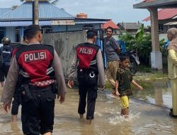 Samapta Polres Karimun Terus Hadir di Titik Rawan Banjir Rob
