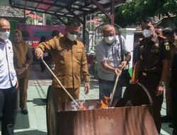 Hadiri Pemusnahan Barang Bukti, Bupati Aneng Imbau Masyarakat Jauhi Perbuatan Melawan Hukum