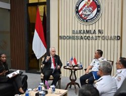 Tingkatkan Kemampuan Domain Maritim, Kedubes AS Serahkan Peralatan TI ke Bakamla RI