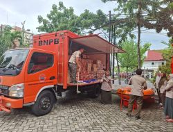 Gerak Cepat Plt Gubri: BPBD dan Dinsos Riau Kirim Bantuan Darurat untuk 243 KK Terdampak Banjir Kemuning Inhil