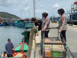 Perkuat Kamtibmas, Polwan Polres Kepulauan Anambas Gelar Patroli Dialogis di Pelabuhan Tarempa