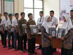12 Ribu Siswa SMA di Riau Bakal Dapat Bantuan Seragam Sekolah Gratis