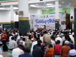 Lautan Jemaah di Masjid Raya Annur: Aa Gym Kupas Tuntas Salat sebagai “Mi’raj” Orang Mukmin