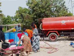 Atasi Kekeringan, BPBD Tanjungpinang Salurkan 25 Ton Air Bersih Setiap Hari