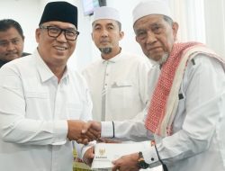 Safari Ramadan di Batam, Wagub Nyanyang Salurkan Bantuan Baznas dan CSR BRK Syariah