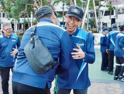 Momen Haru Amsakar Achmad Reuni dengan Pensiunan Pemko Batam di Engku Putri
