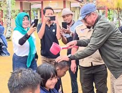 Sejumlah Tokoh Kampar Hadir Langsung dalam Tradisi Balimau Kasai di Pantai Dugong Bintan