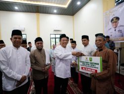 Safari Ramadan di Pinggir, Plt Gubri Salurkan CSR Rp30 Juta dan Santunan Kematian Rp84 Juta