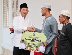 Ramadhan Berkah, Gubernur Ansar Salurkan Santunan Yatim dan Hibah Masjid Rp80 Juta