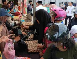 Emak-emak Serbu Gerakan Pangan Murah di Kampung Bulang, Hemat Belanja Dapur Jelang Lebaran